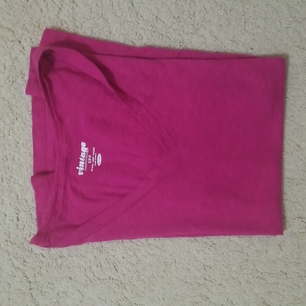 Old Navy Vintage Magenta Short Sleeve V Neck Size Small